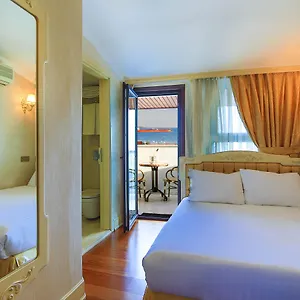 Historia-special Category Hotel Istanboel